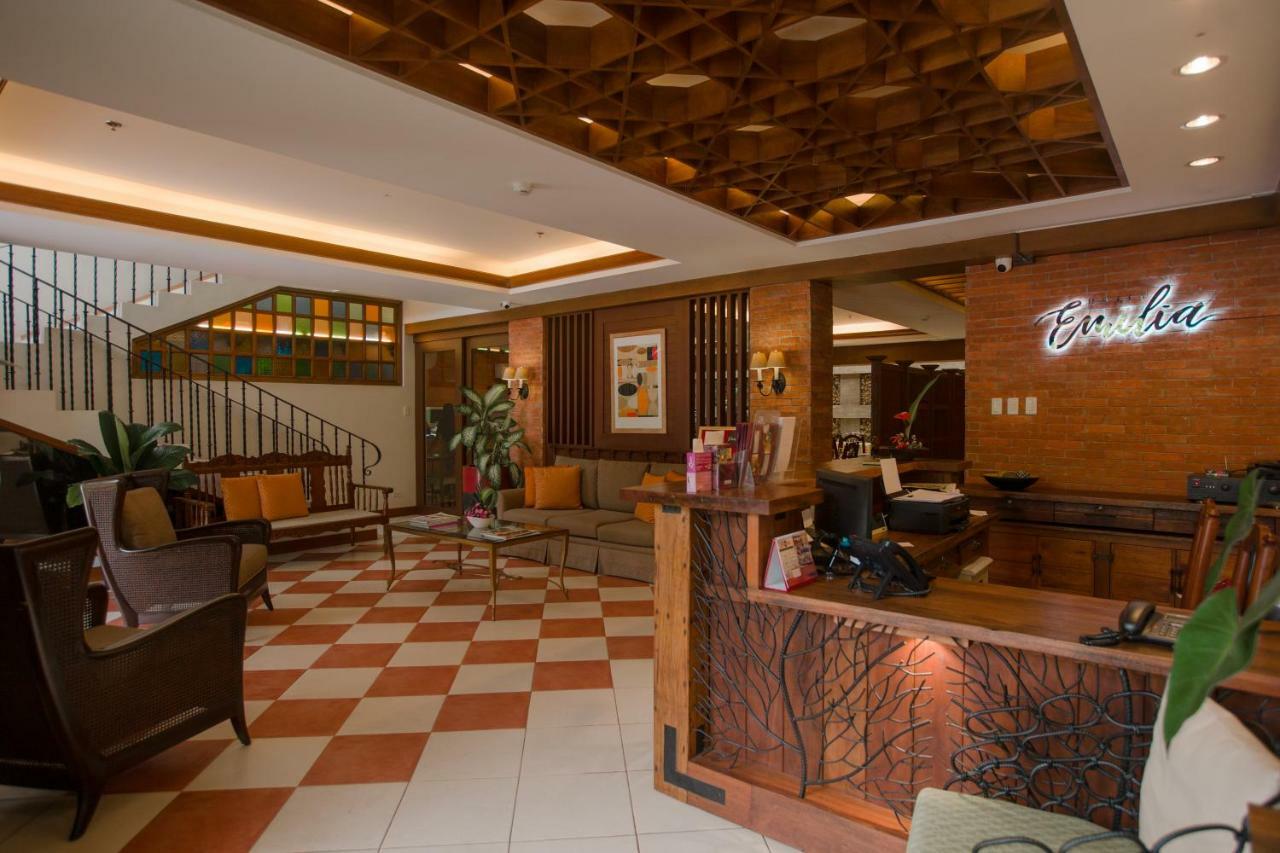Hotel Emilia Davao Stadt Exterior foto
